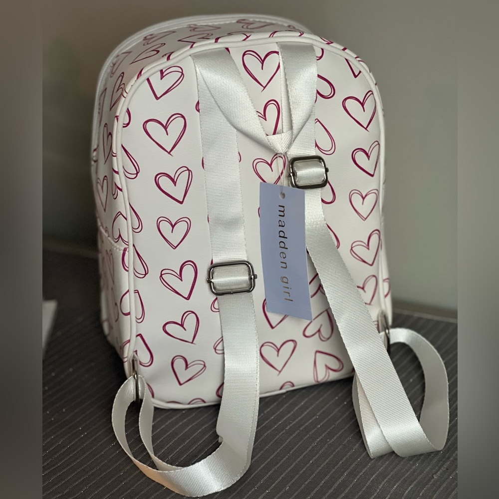 NWT 2pc Madden Girl Heart Backpack and Wristlet Pouch White Pink Purple Hearts - Picture 2 of 3